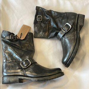 FRYE GUNMETAL AND SILVER MOTO LEATHER BOOTS.   NEW IN BOX